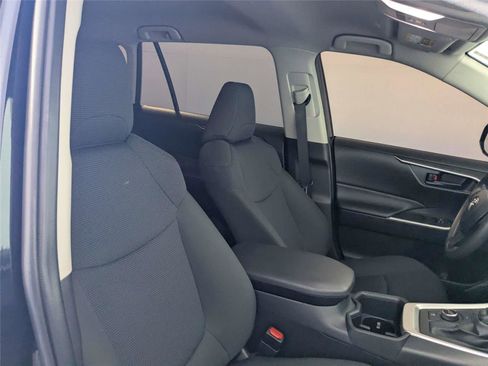 Used 2024 Toyota RAV4 LE AWD/4WD image 32