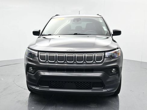 Used 2022 Jeep Compass Latitude FWD image 3