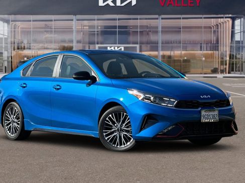 Used 2023 Kia Forte GT-Line image 2