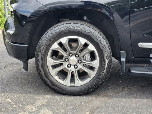 Used 2023 Chevrolet Silverado 1500 High Country w/ Technology Package image 17