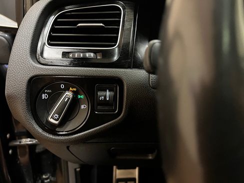 Used 2015 Volkswagen GTI Autobahn w/ Lighting Package (SEL) FWD image 29