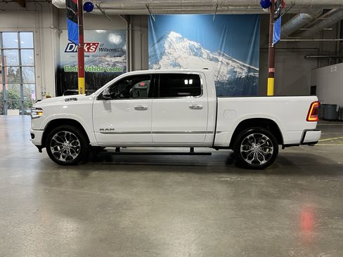 Used 2022 RAM 1500 Limited w/ Body-Colour Bumper Group image 2
