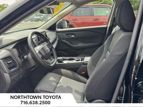 Used 2025 Nissan Rogue SV AWD/4WD image 10