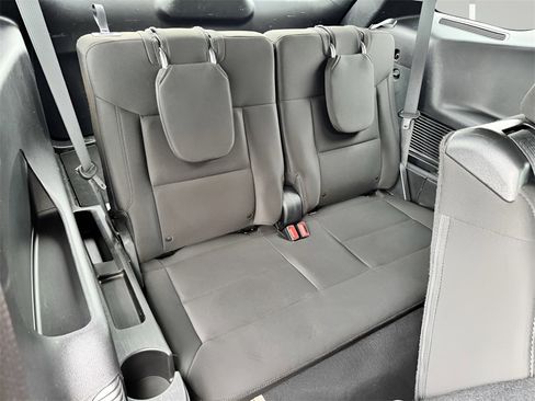 Used 2021 Ford Explorer XLT image 21