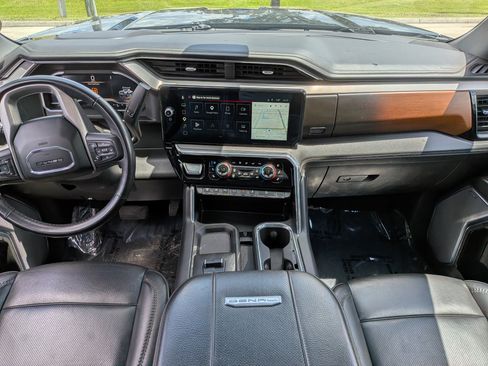 Used 2024 GMC Sierra 2500 Denali w/ Denali Reserve Package AWD/4WD image 16