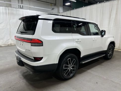 Used 2024 Lexus GX 550 w/ Accessory Package (2T) AWD/4WD image 4