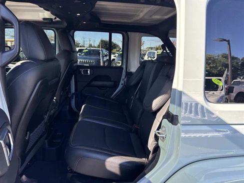 Used 2024 Jeep Wrangler Unlimited Sahara w/ Technology Group image 7