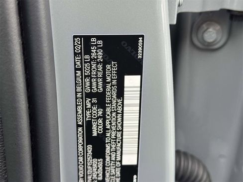 Used 2025 Volvo XC40 B5 Ultra w/ Protection Package Premier image 16