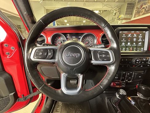 Used 2022 Jeep Wrangler Unlimited Rubicon w/ Cold Weather Group AWD/4WD image 24