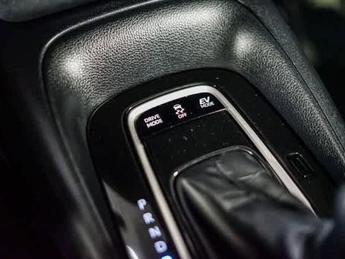 Certified 2025 Toyota Corolla LE image 24