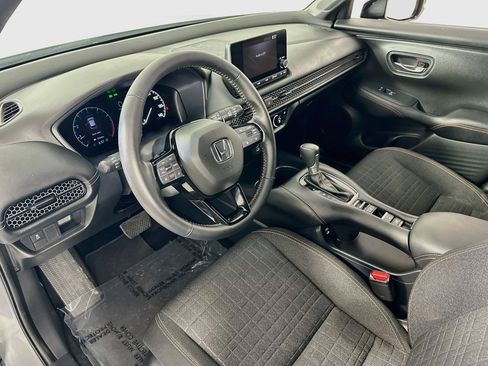 Used 2025 Honda HR-V Sport image 9