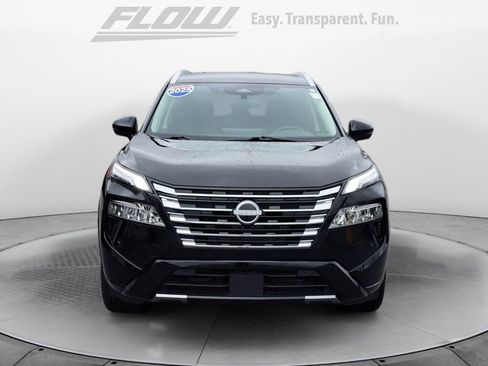 Used 2025 Nissan Rogue Platinum FWD image 3