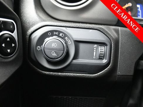 Used 2023 Jeep Gladiator Willys image 27