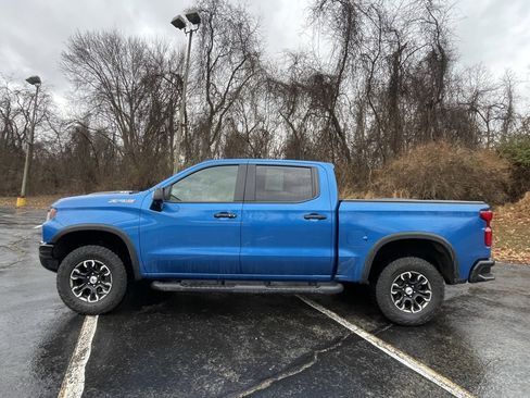 Used 2023 Chevrolet Silverado 1500 ZR2 w/ Technology Package image 6