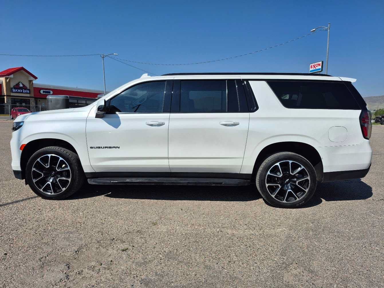 Used 2023 Chevrolet Suburban RST w/ Luxury Package AWD/4WD image 11