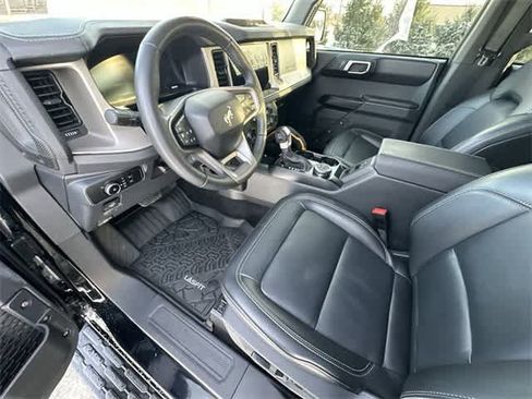 Used 2025 Ford Bronco Outer Banks image 16