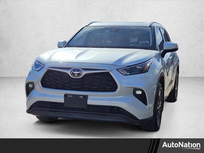 Used 2023 Toyota Highlander XLE