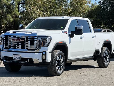 Used 2024 GMC Sierra 2500 Denali w/ Denali Reserve Package image 8