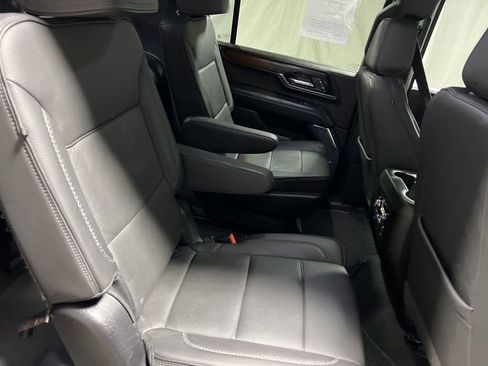 Used 2025 GMC Yukon XL Denali image 12