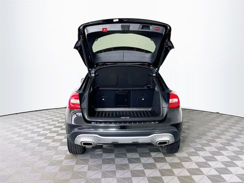 Used 2018 Mercedes-Benz GLA 250 4MATIC image 30