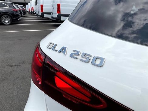 Certified 2024 Mercedes-Benz GLA 250 4MATIC image 26