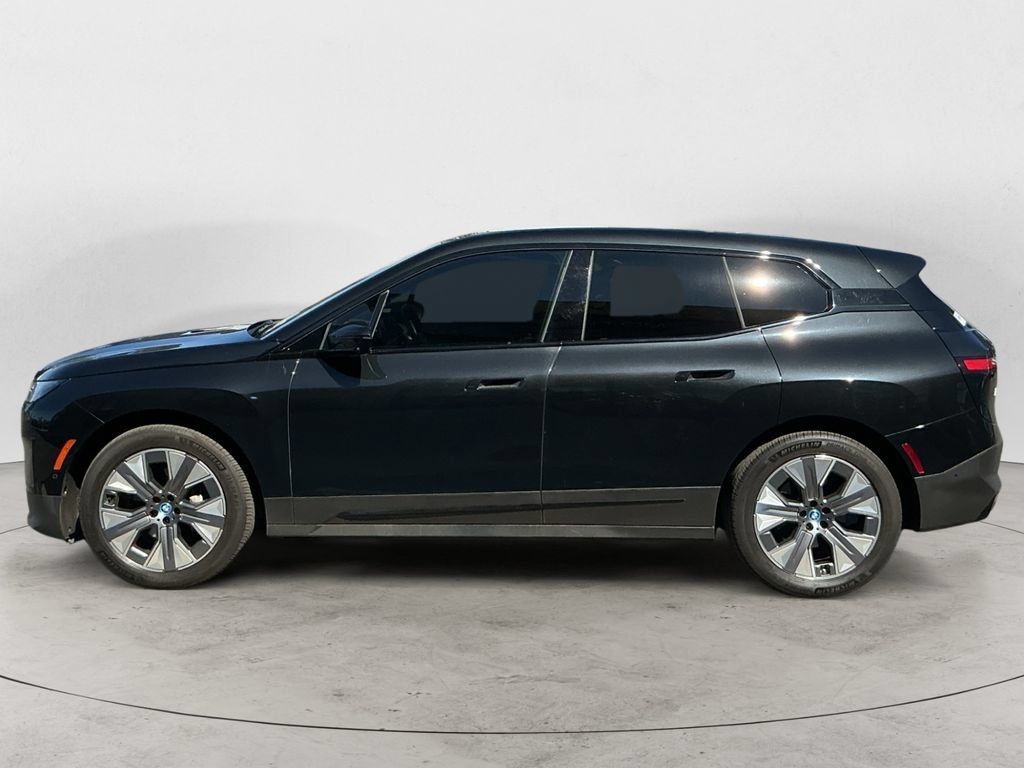 Used 2024 BMW iX xDrive50 w/ Premium Package AWD/4WD image 8