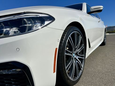 Used 2017 BMW 540i w/ M Sport Package RWD image 13