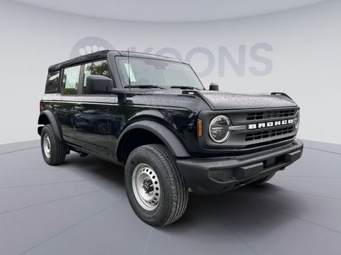 New 2025 Ford Bronco 4-Door image 10