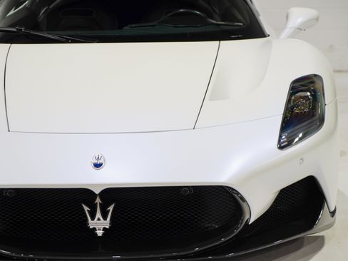 Used 2023 Maserati MC20 Coupe RWD image 32