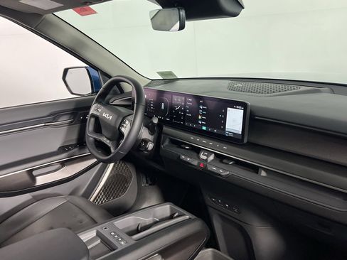 Used 2024 Kia EV9 Wind image 32