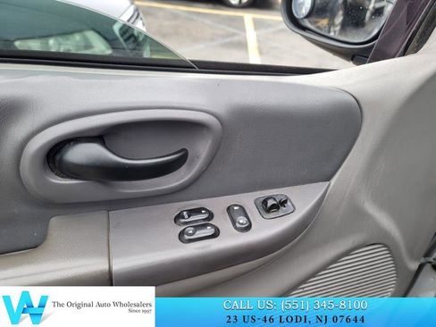 Used 2002 Ford F150 XLT image 12