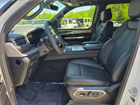 New 2026 Jeep Grand Wagoneer 4WD image 4