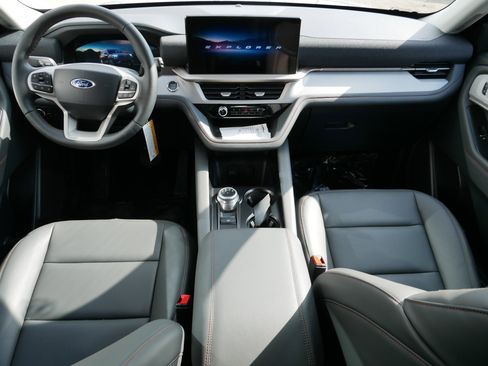 New 2026 Ford Explorer Active w/ Active Comfort Package image 7