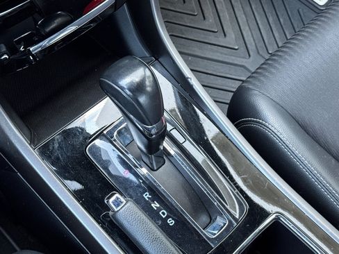 Used 2017 Honda Accord Sport image 18