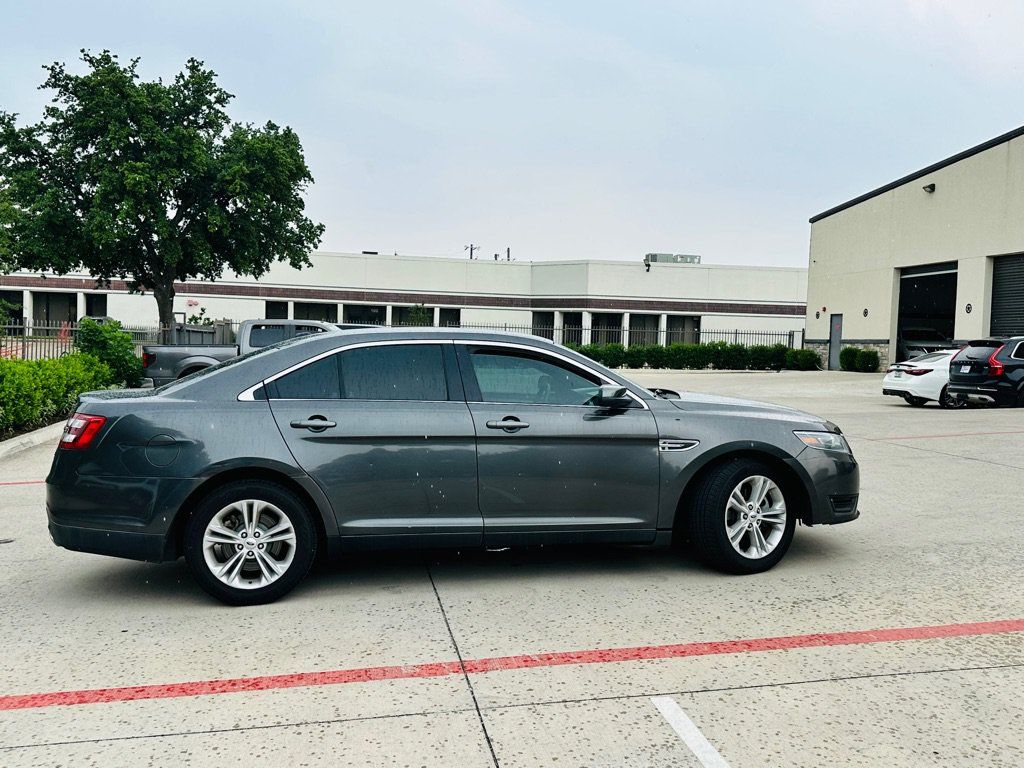 Used 2015 Ford Taurus SEL FWD image 9