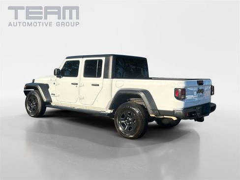 Certified 2024 Jeep Gladiator Sport image 5