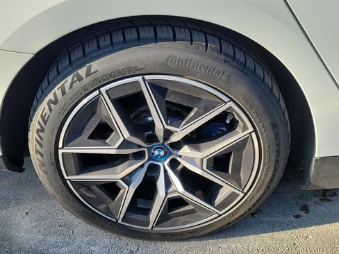 Used 2024 BMW i5 M60 AWD/4WD image 8