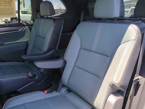 Used 2025 GMC Acadia AT4 AWD/4WD image 48
