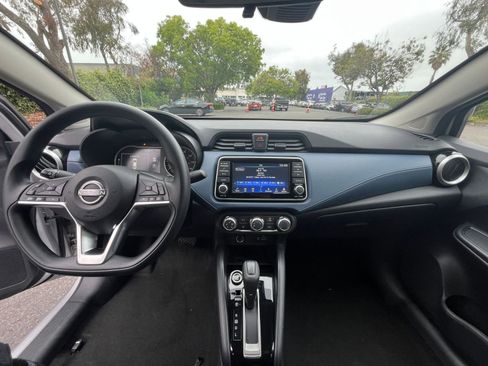 Used 2025 Nissan Versa SV FWD image 31