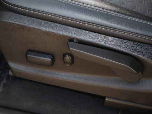 Used 2019 Chevrolet Colorado Z71 image 18