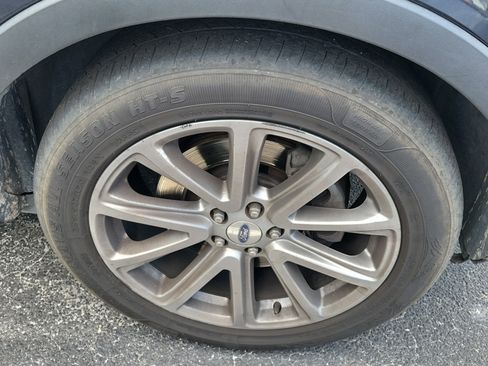 Used 2017 Ford Explorer Limited w/ Equipment Group 301A image 7