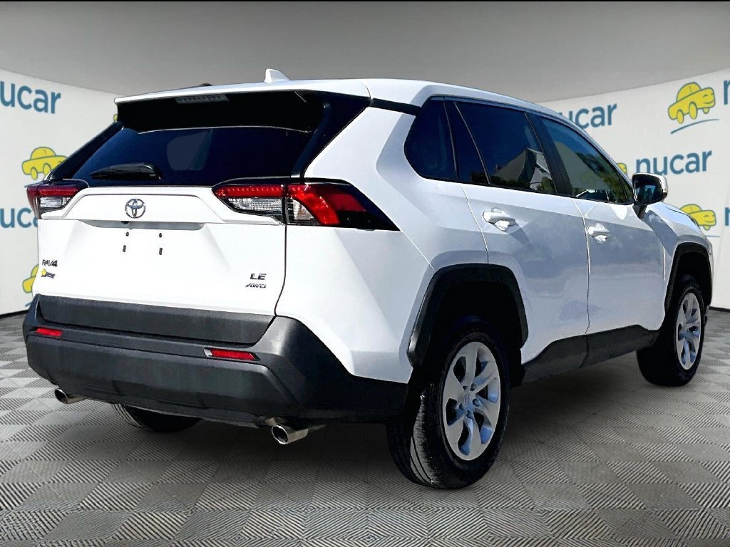 Used 2024 Toyota RAV4 LE AWD/4WD image 6