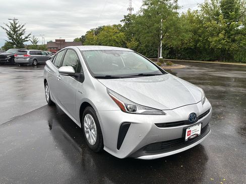 Used 2022 Toyota Prius LE FWD image 8