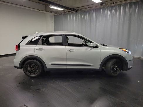Used 2019 Kia Niro EX FWD image 10