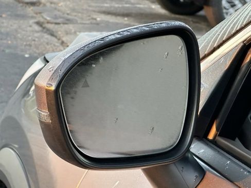 Used 2023 Nissan Rogue SV image 12