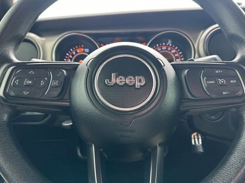Used 2020 Jeep Wrangler Sport image 23