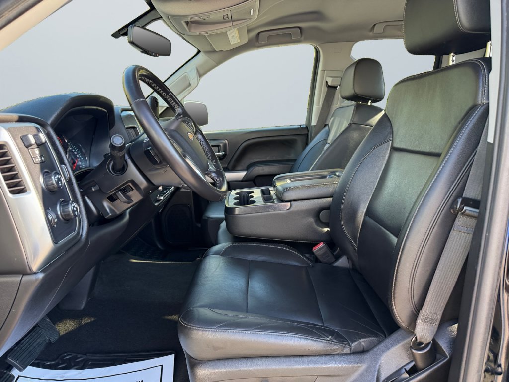 Used 2018 Chevrolet Silverado 1500 LT w/ Midnight Edition AWD/4WD image 9