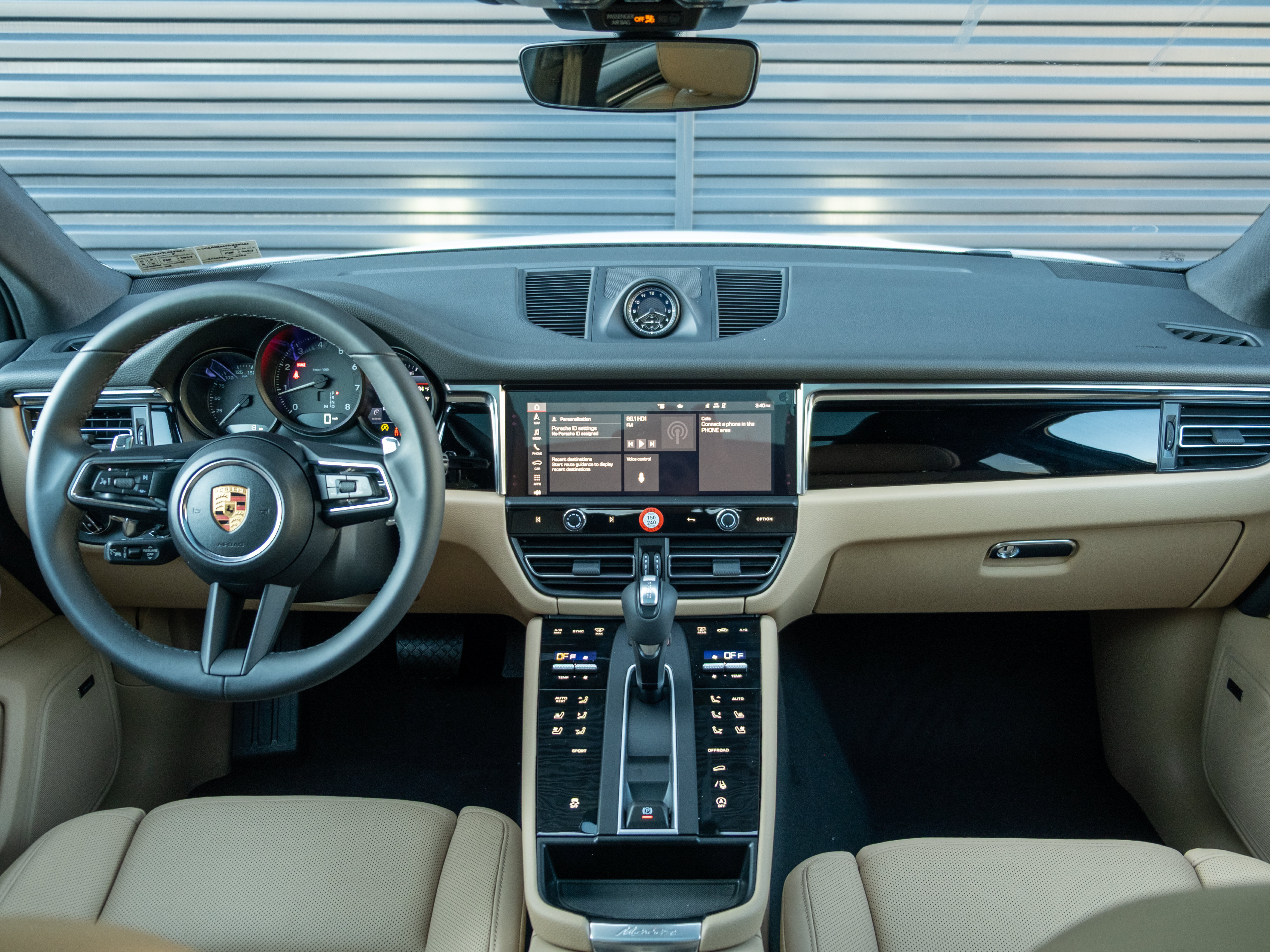 Certified 2026 Porsche Macan AWD/4WD image 6