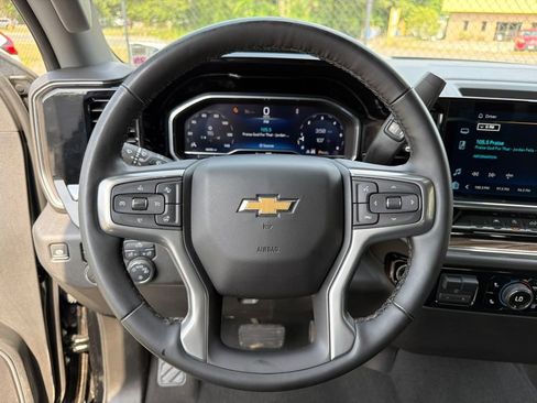 Used 2025 Chevrolet Silverado 1500 LT AWD/4WD image 15
