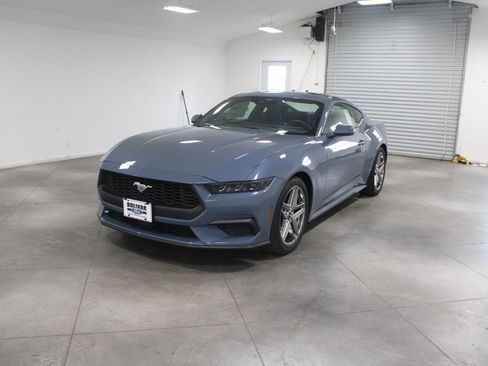 New 2025 Ford Mustang Coupe image 3